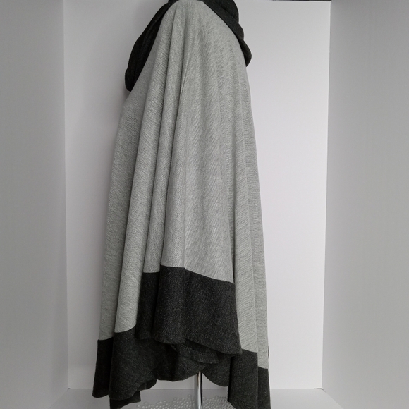 MAURICES CAPE WITH COWL NECK SIZE S/ M NWT LIGHT GRAY &‎ DARK GRAY - Picture 7 of 12